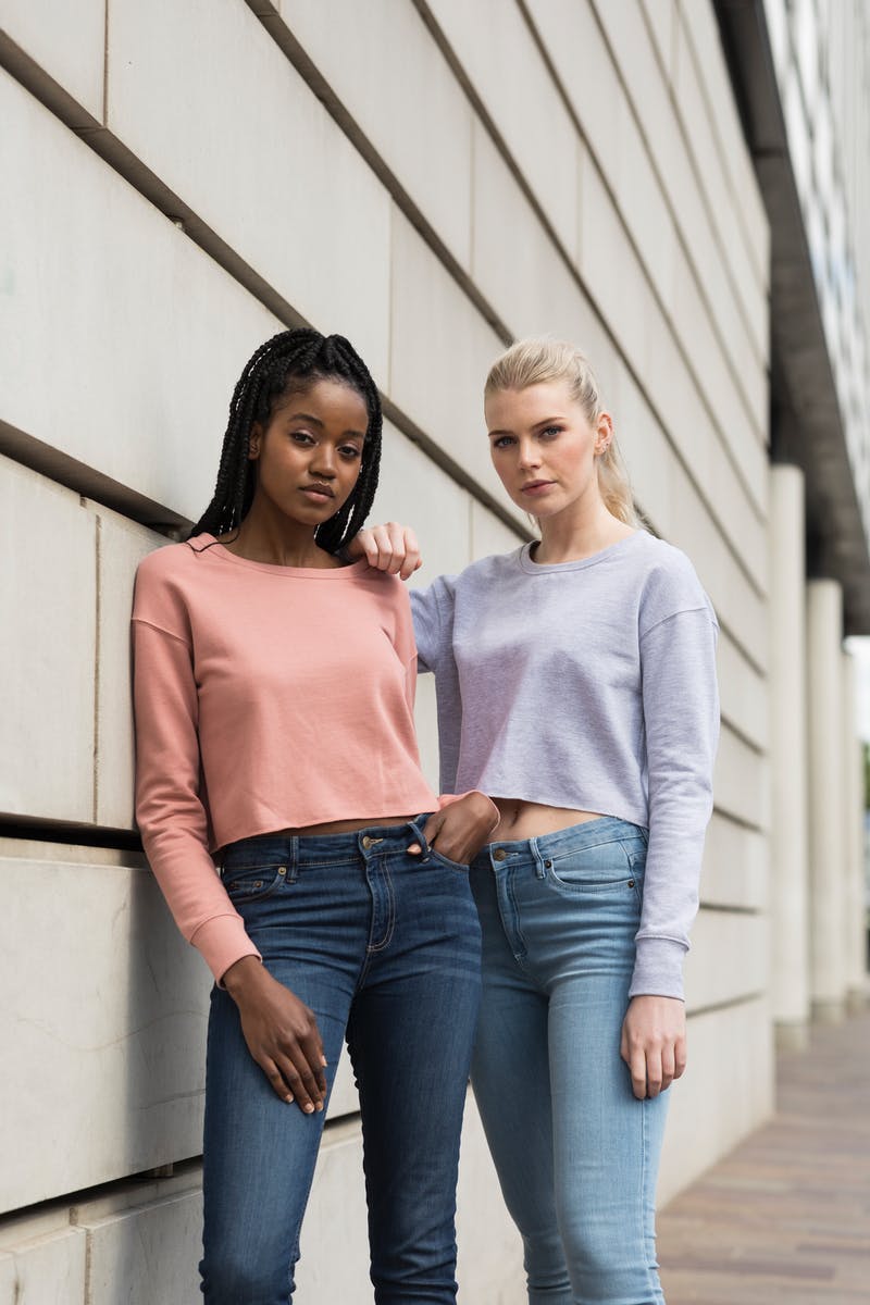 GIRLIE CROPPED SWEAT